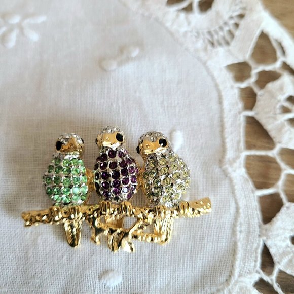 Butler Fac Fifth Avenue Collection brooch with 3 birds/parrots. - Picture 3 of 6